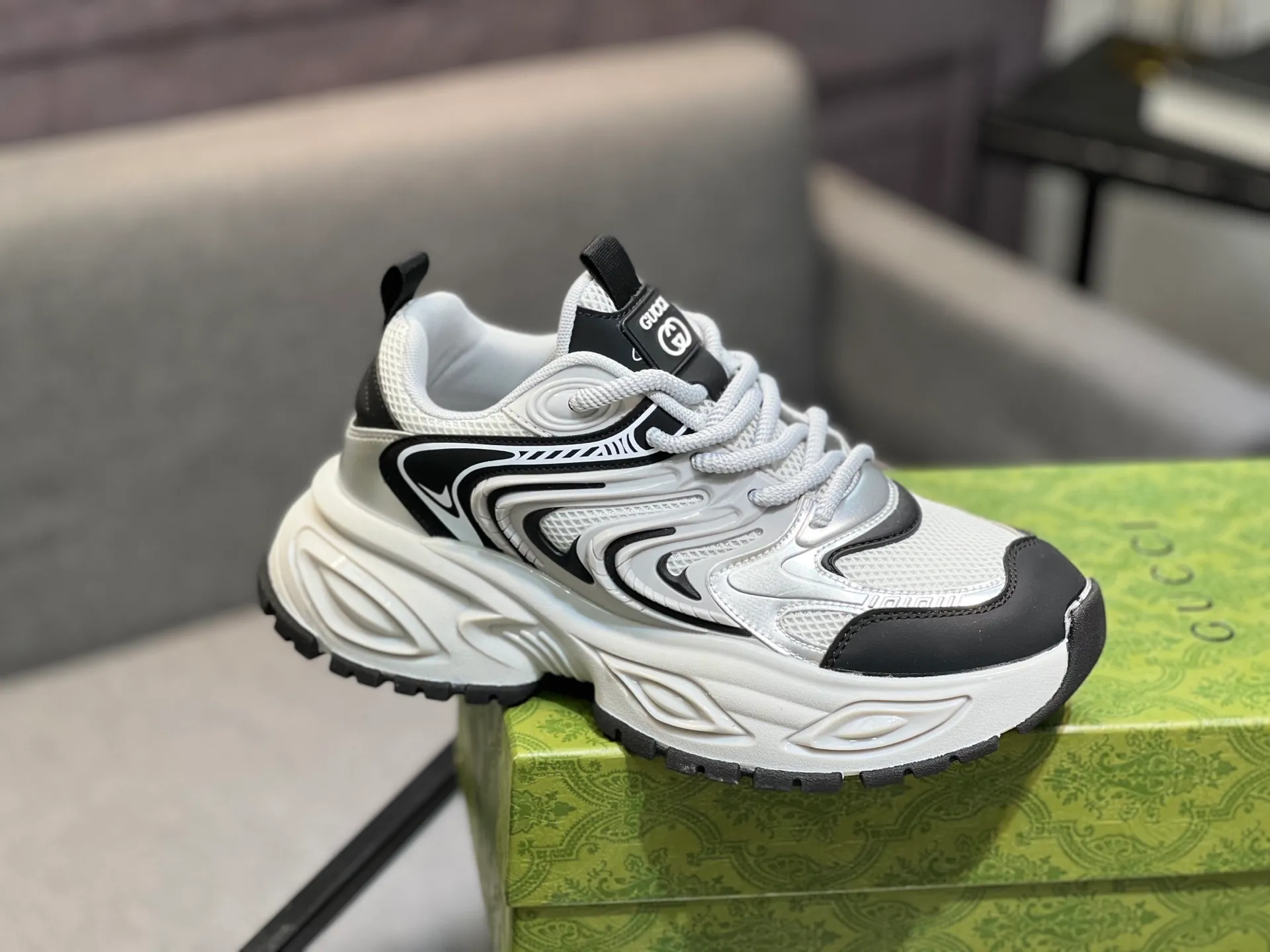 💰¥460 Brand: GUCCI Standard code: 38-44, Material: original material splicing, comfortable and breathable lining, lightweight and wear-resistant sports outsole Style category: men's fashionable casual shoes, running, sports shoes, distinguished luxury brand elements, top luxury